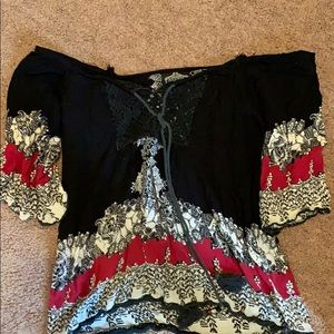 Off the shoulder T shirt